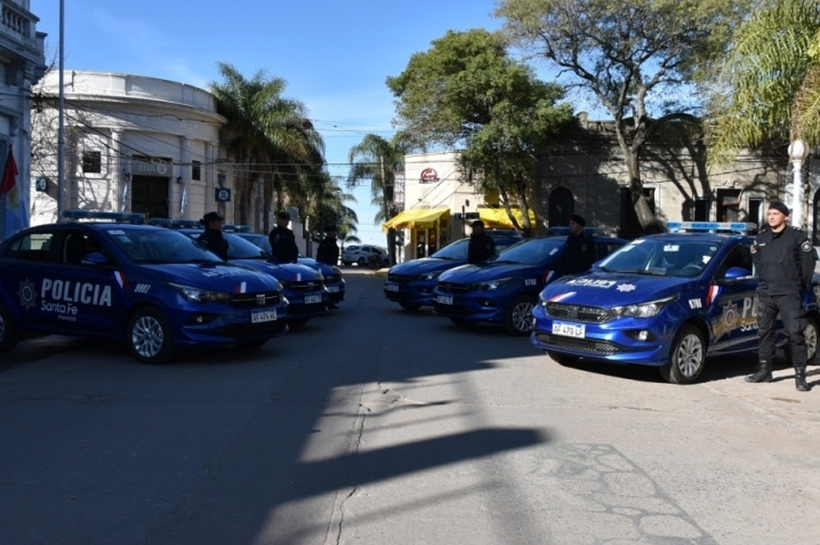La provincia entregó móviles policiales para el departamento San Jerónimo