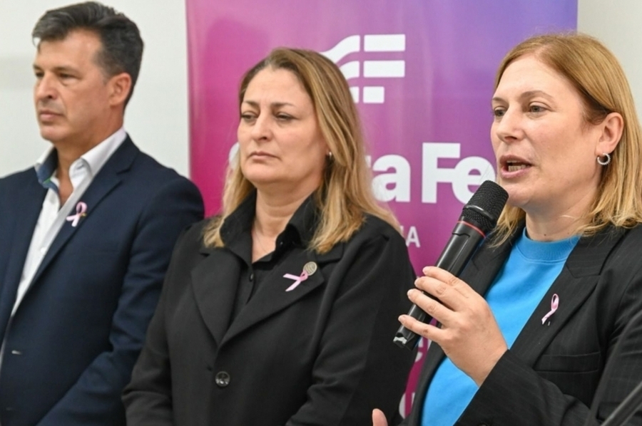 Octubre Rosa: Provincia refuerza la capacidad de diagnóstico con un mamógrafo en el Samco de Coronda