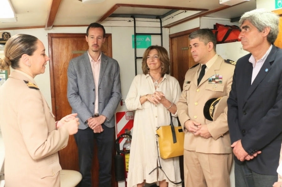 El buque científico Leloir llegó al Puerto de Santa Fe para exponer una muestra educativa