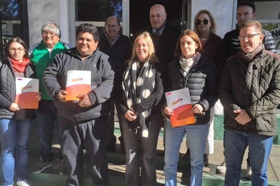 Borla y el gobierno santafesino firmaron tres convenios del programa alentar
