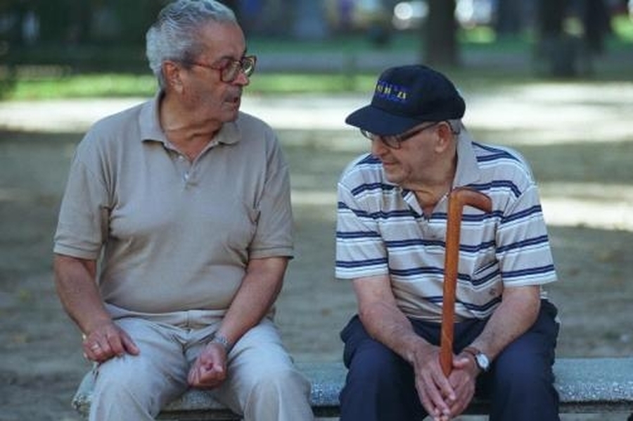 Las jubilaciones aumentarán un 15,6% y habrá un bono de $ 10 mil para diciembre, enero y febrero