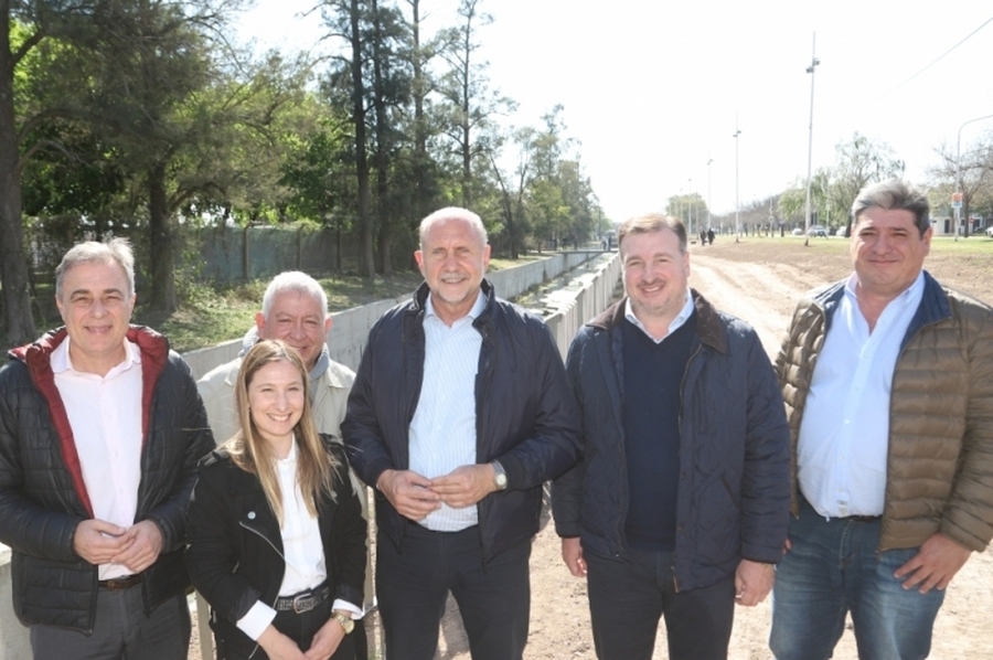 El gobernador recorrió la obra de entubado del Canal Sur, tramo Ben Hur-Rafaela