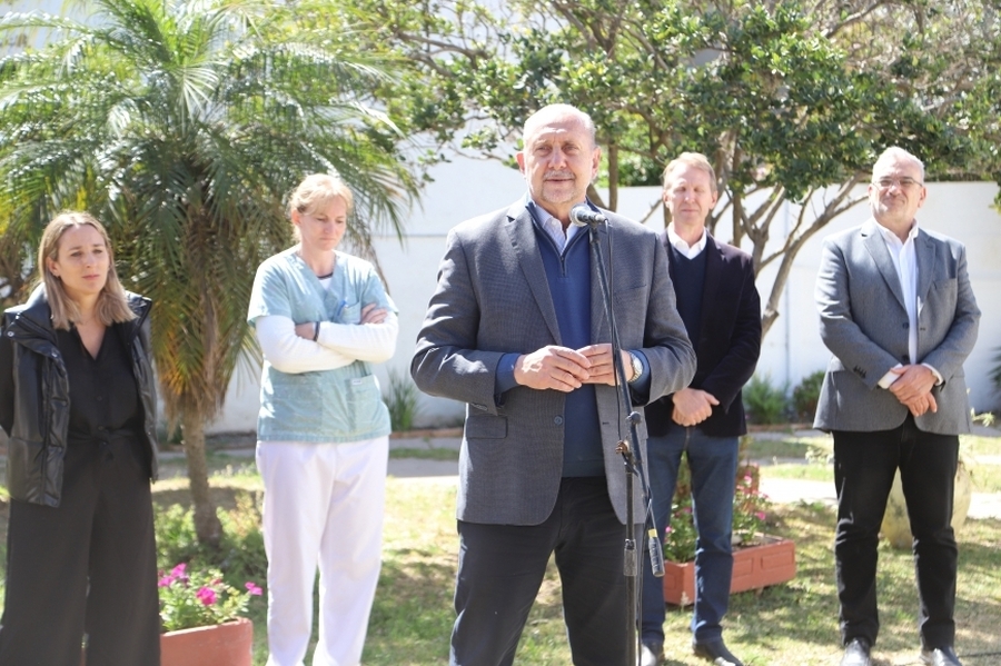 Perotti firmó el acta para dar inicio a las obras de ampliación del Hospital Dr. Almicar Gorosito de Sunchales