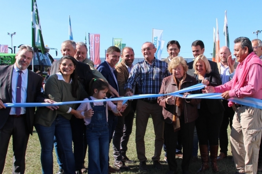 Con importante presencia provincial se inauguró Todo Láctea 2023