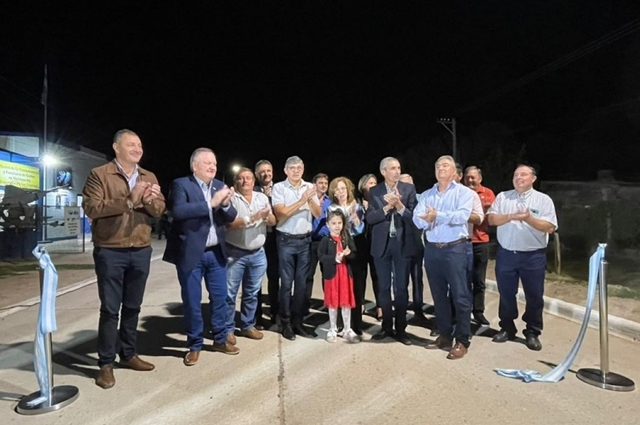 Michlig en la inauguración de 200 metros de nuevo pavimento e iluminación led en San Cristóbal