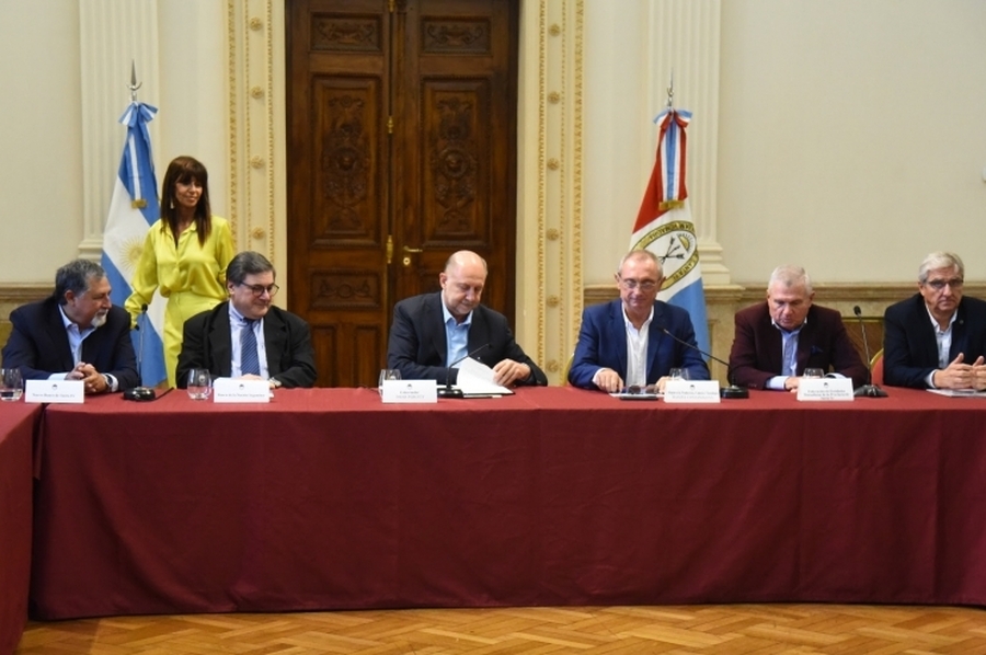 Perotti encabezó el lanzamiento de nuevas líneas de financiación para productores