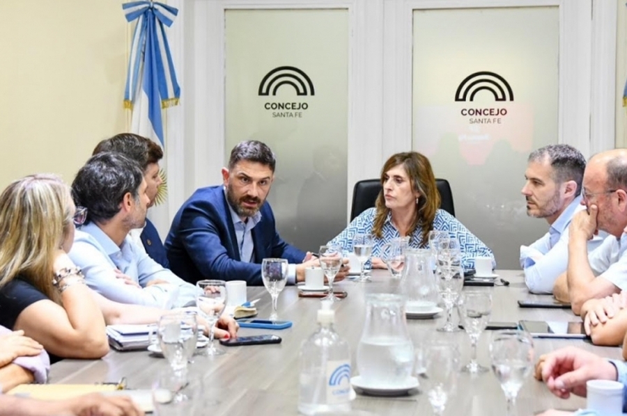 La Esmeralda: Estevez presentó el proyecto de transformación ante autoridades de la ciudad de Santa Fe