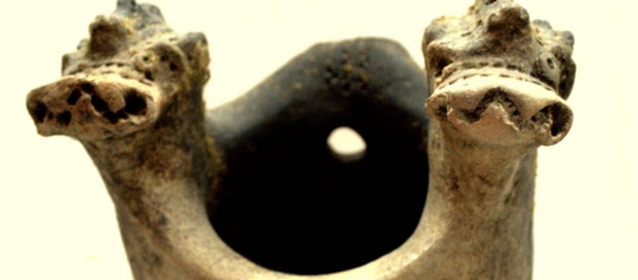 Donación de un Vaso Campana al Museo Regional de Alejandra