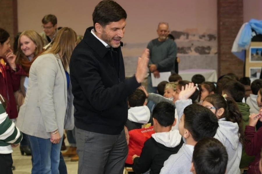 Pullaro: “Estamos trabajando muchísimo para fortalecer la infraestructura educativa y sanitaria de la provincia”