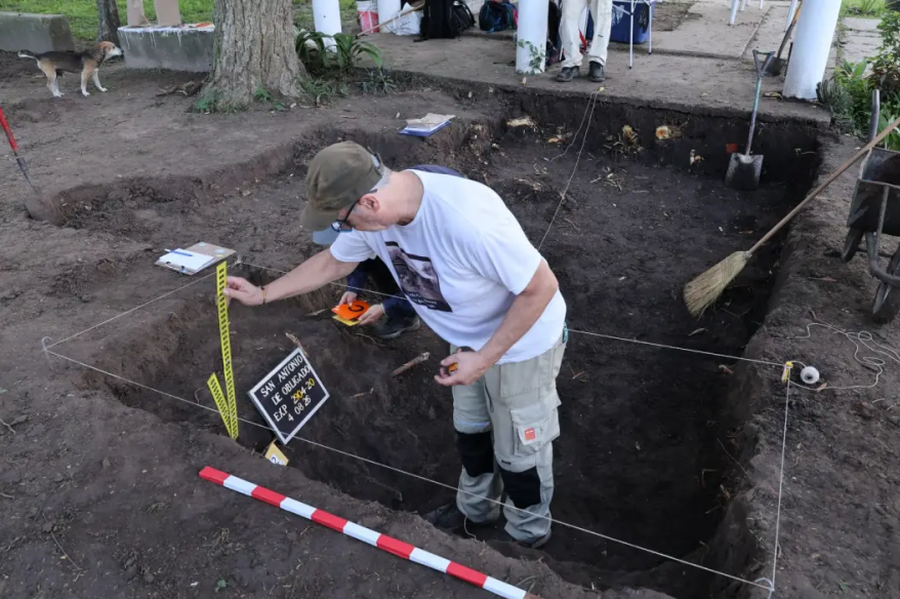 Hallan restos óseos en una excavación vinculada a la masacre indígena de San Antonio de Obligado de 1887