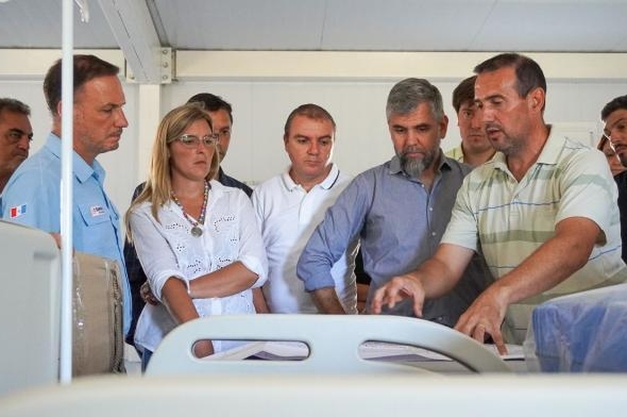 Baumgartner presente en la firma del acta para el inicio de obra del hospital de Helvecia