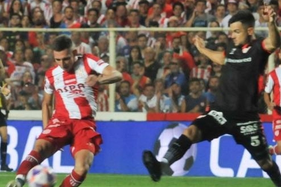 Instituto aprovechó su momento y venció a Unión para sumar su primera victoria