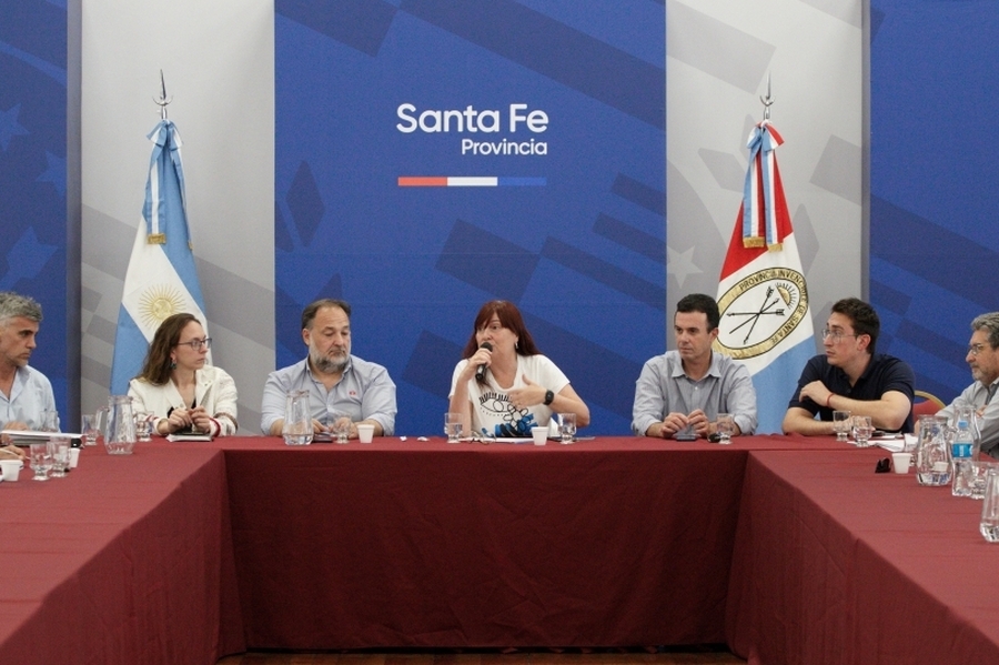 La ministra Celia Arena encabezó una reunión de trabajo de las áreas que integran el programa