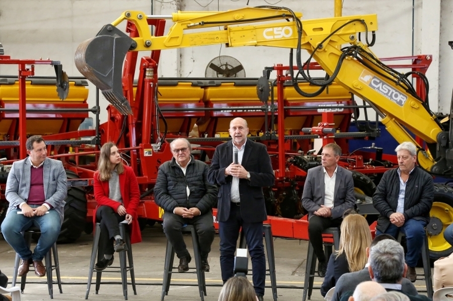 Perotti y De Mendiguren presentaron programas para fortalecer la industria de bienes de capital y el sector agroindustrial
