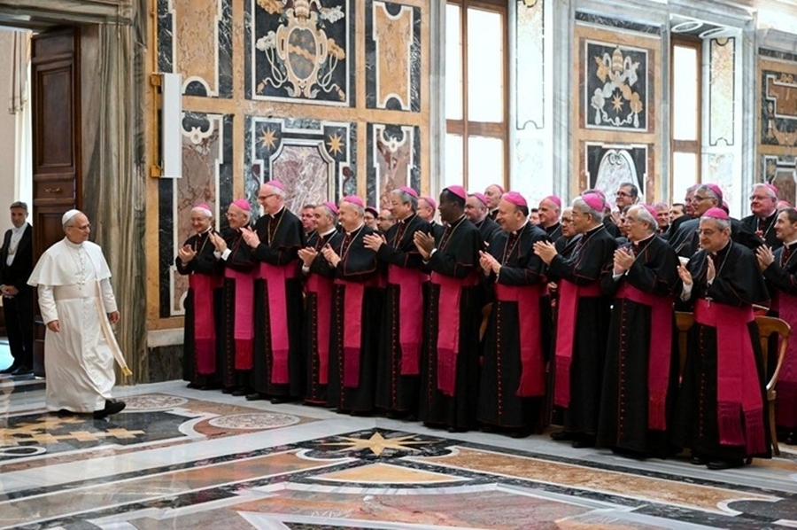 El Papa: Los nuncios encarnan la universalidad del deseo de paz de la Iglesia