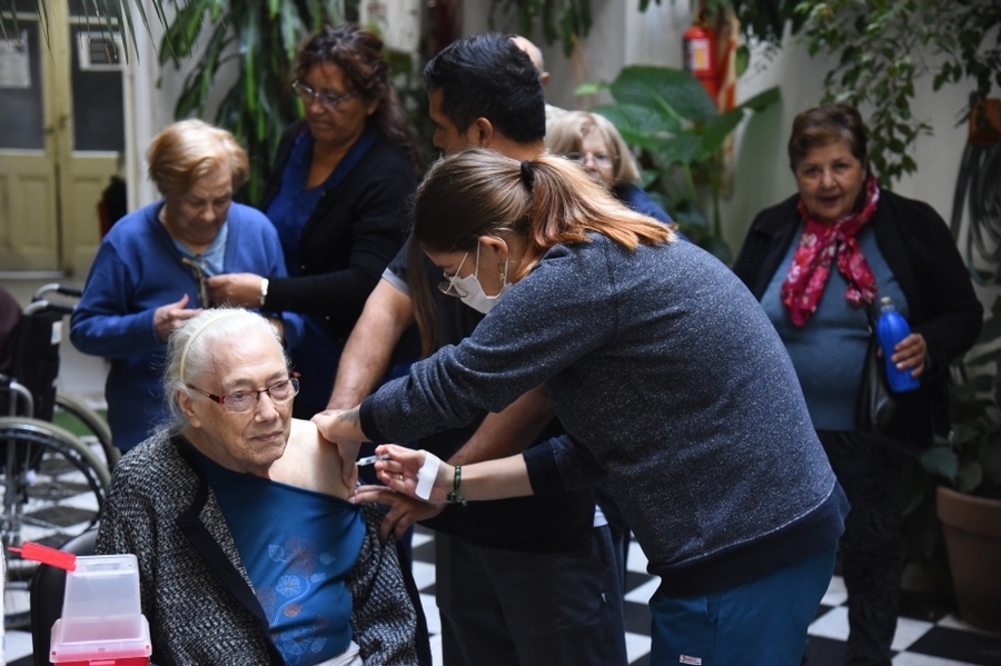 Comenzó la vacunación antigripal en las residencias de adultos mayores