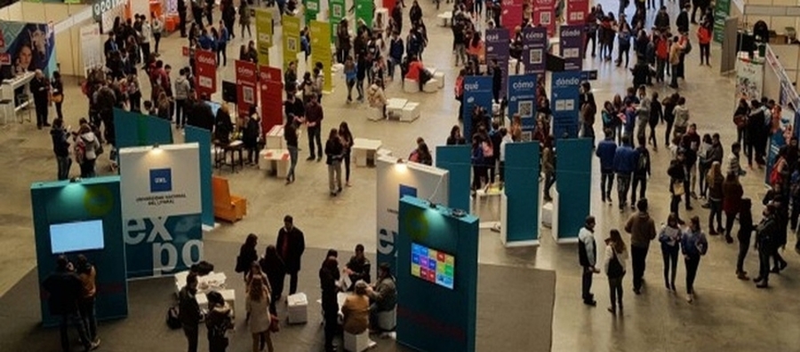 Presentan propuestas académicas en la Expo Carreras