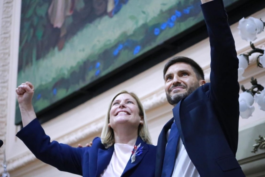 Maximiliano Pullaro juró como gobernador y Gisela Scaglia como vicegobernadora