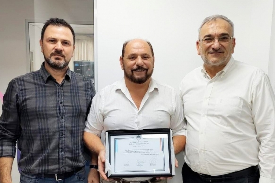 Reconocimiento Provincial para Gerardo Zanoni por sus 45 años de trayectoria a través de un proyecto de Calvo