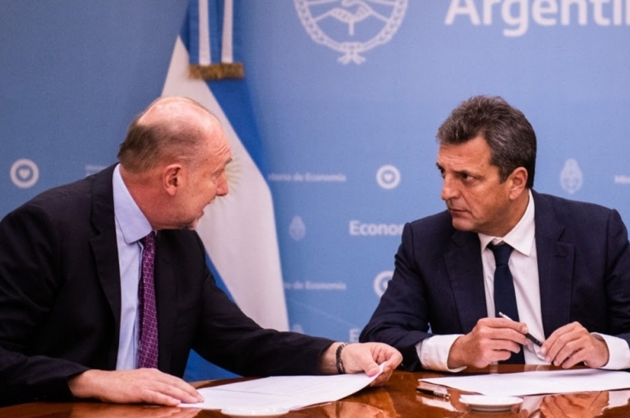 Perotti mantuvo una reunión de trabajo con el ministro de Economía de la Nación, Sergio Massa