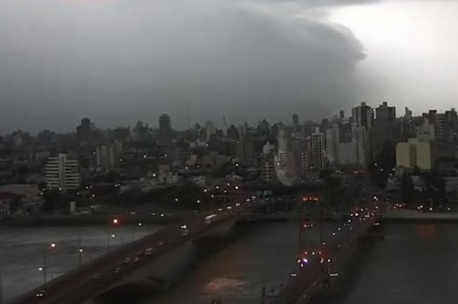 El cielo se oscureció y le dio paso a la tormenta en Santa Fe