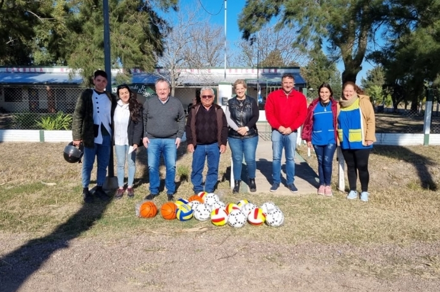 Este lunes Michlig, González y Salari visitaron 7 distritos del departamento San Cristóbal