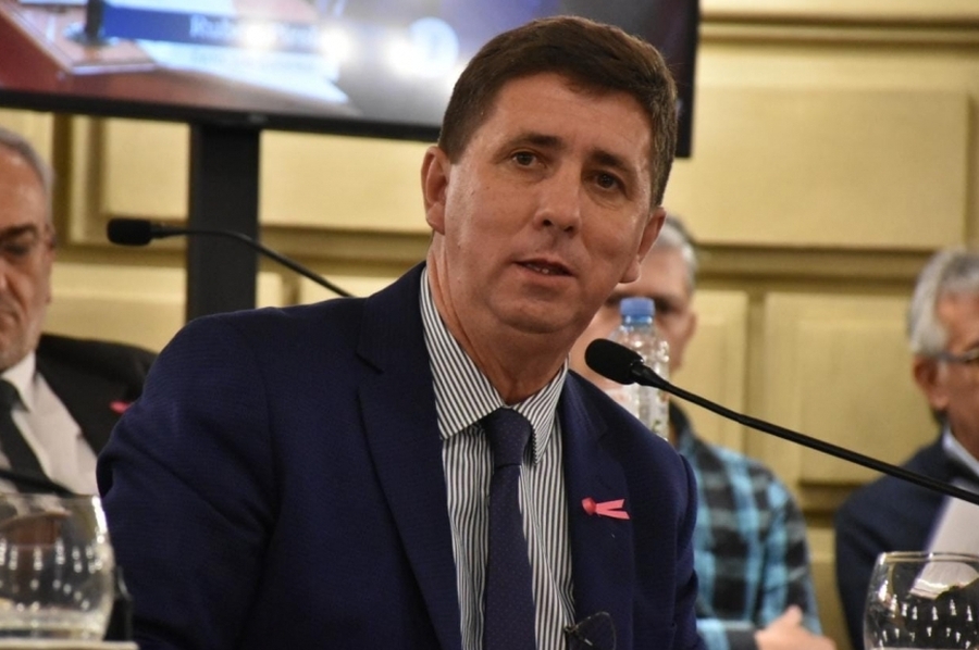 Pirola impulsa legislación para promover el empleo verde en la provincia