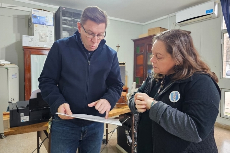 Borla entregó aportes para obras y equipamiento en escuelas de San Justo