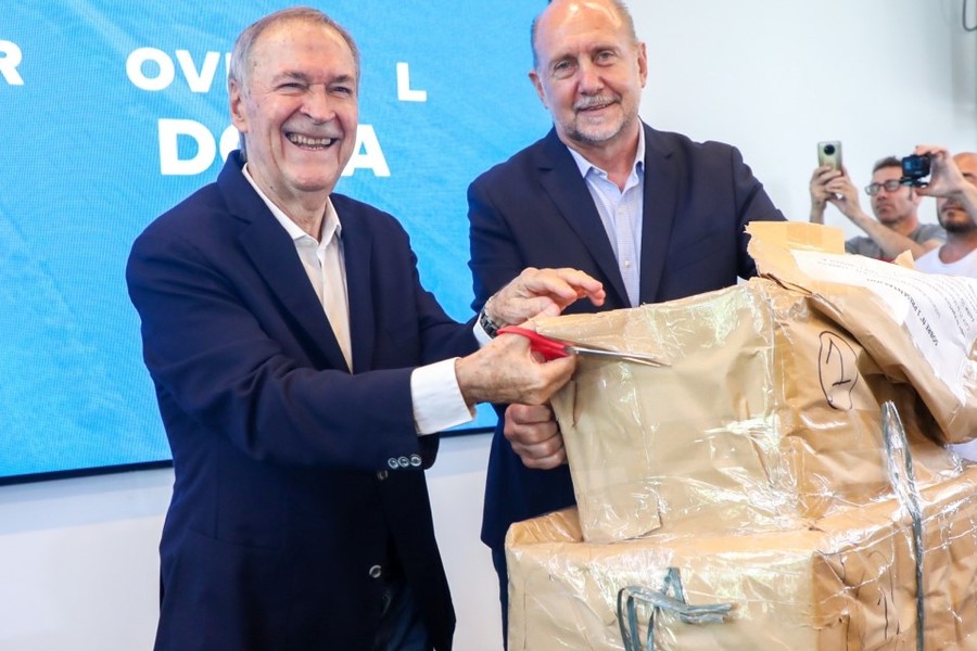 PErotti y Scharetti encabezaron la apertura de ofertas para la ejecución del Bloque A del acueducto biprovincial