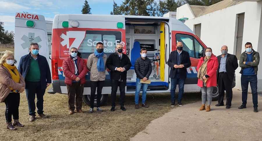 Calvo participó de la entrega de una ambulancia en Frontera y recorrió obras en Josefina y Vila