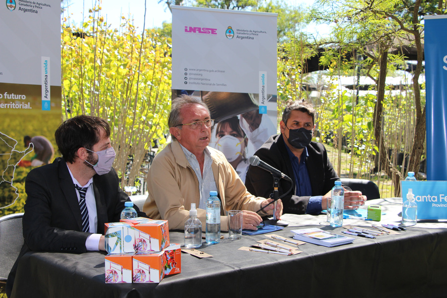 La provincia firmó un convenio para la certificación de semillas de especies nativas