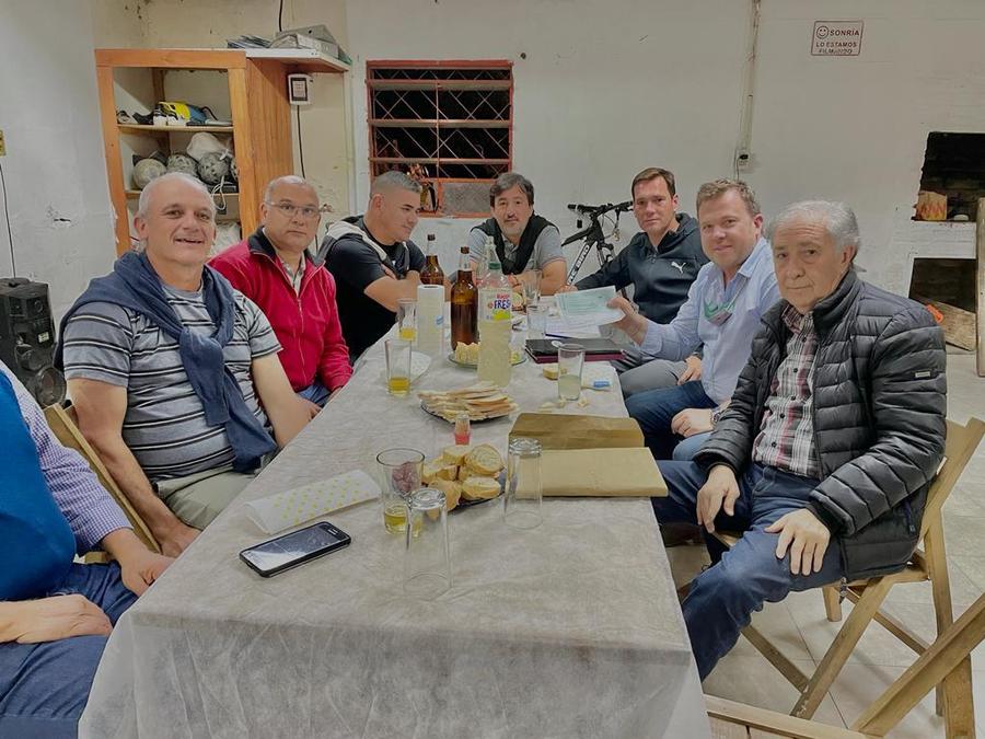 Raúl Gramajo entregó aportes a una prestigiosa institución de Tostado