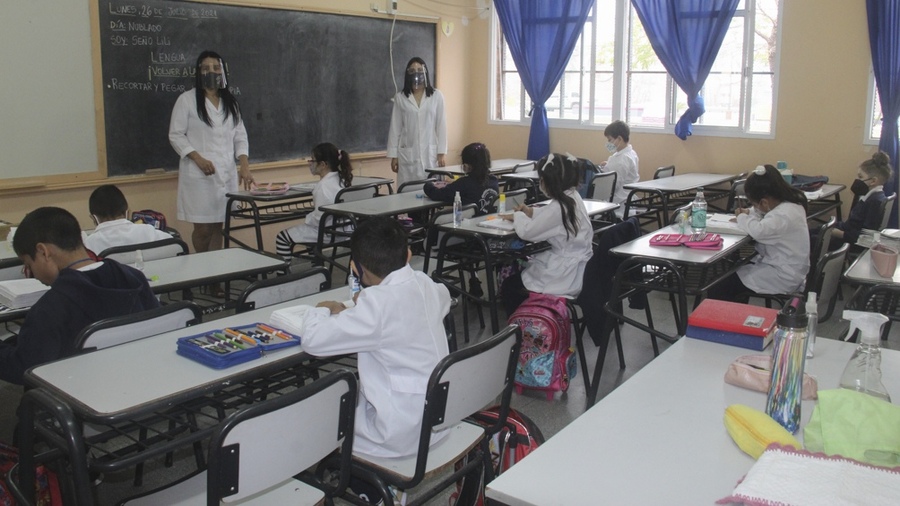 Clases presenciales: el Consejo Federal de Educación define cambios en el protocolo