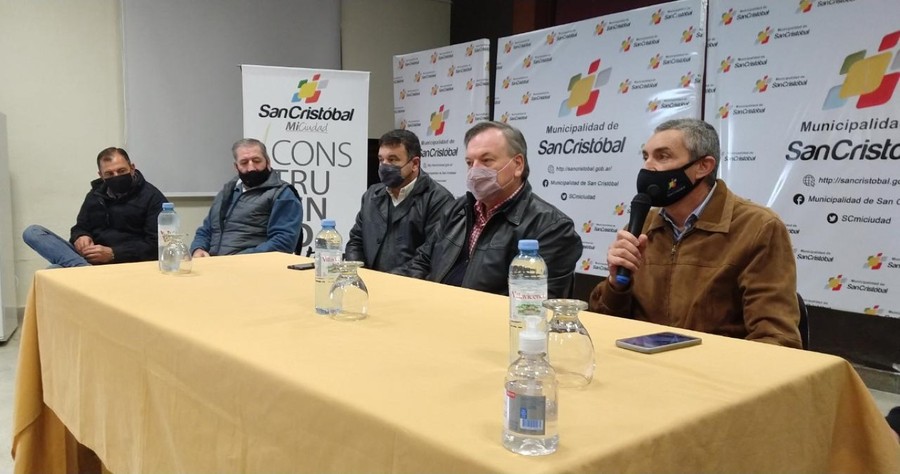 Más de 3 millones en entregas del FAE y aportes de la Cámara de Senadores y Diputados para San Cristóbal