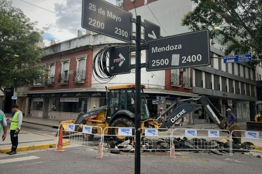 Cambios en el tránsito céntrico de la ciudad por trabajos de ASSA y reparación de calzadas