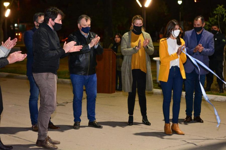 San Guillermo: Felipe Michlig y Romina López inauguraron la obra de iluminación Led de Avenida San Martín