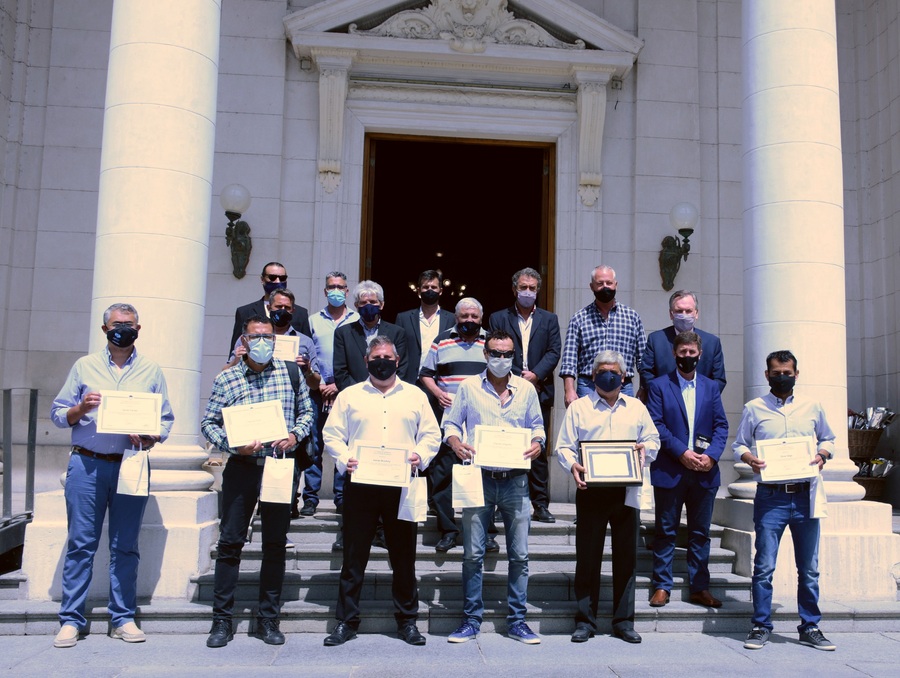 El Senado homenajeó a Ricardo Dupuy y al programa radial Deporte 9
