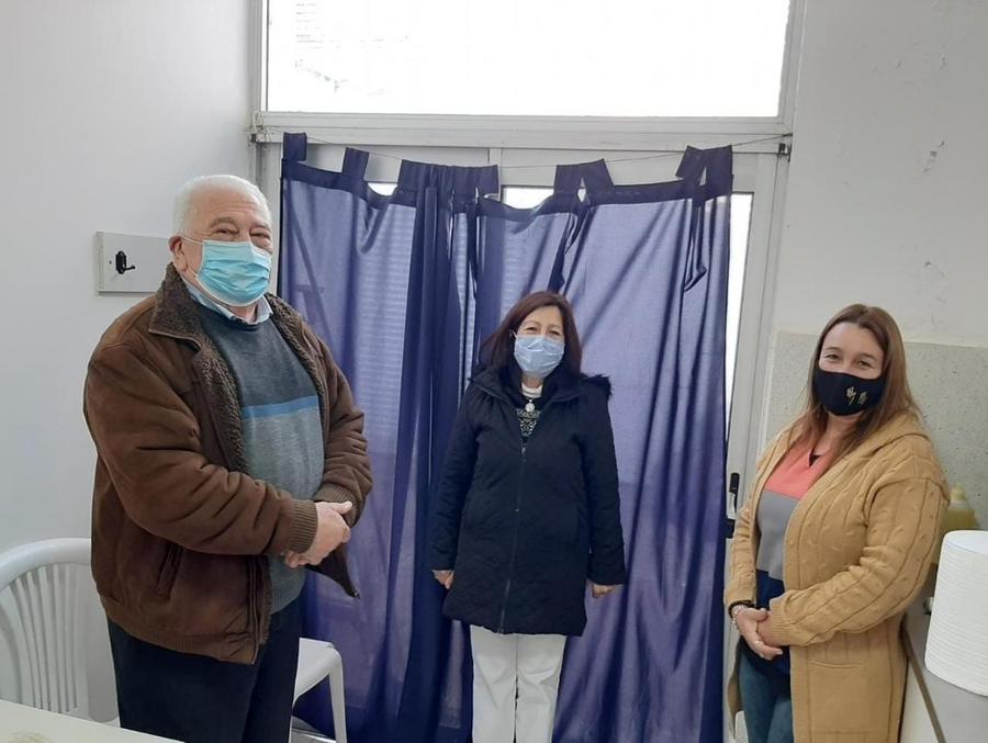 Sosa visitó el CAPS Santa Rosa donde comenzó la vacunación a menores