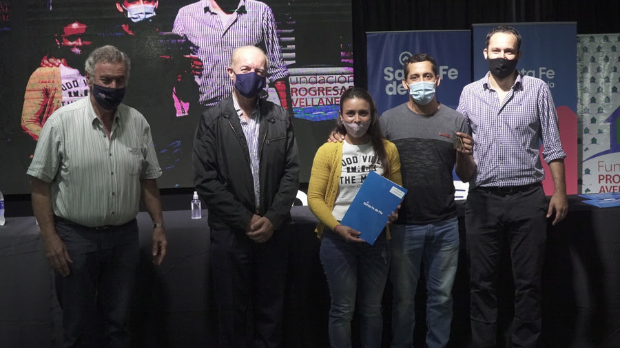 La Provincia entregó viviendas en Avellaneda y licitó la construcción de otras 50 en Reconquista