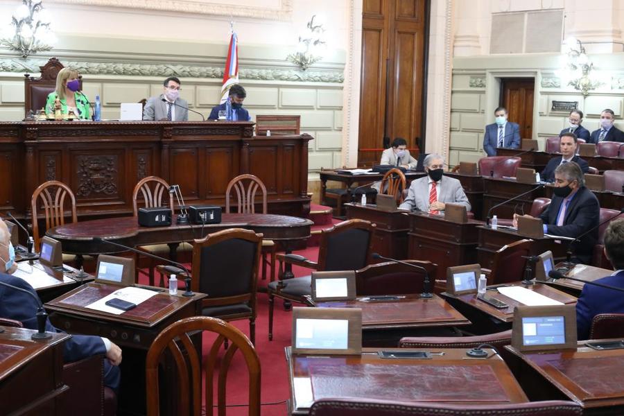 Las Cámaras legislativas suspendieron al Fiscal Adjunto Rodrigo González
