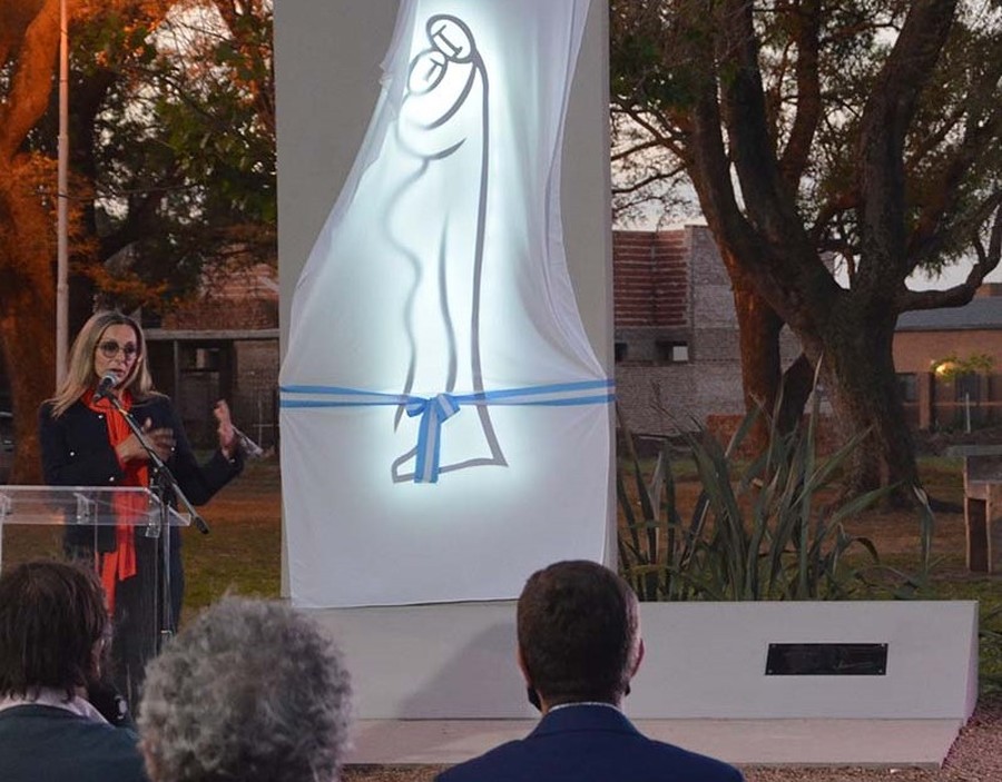 Inauguraron la obra «El Abrazo» en Esperanza