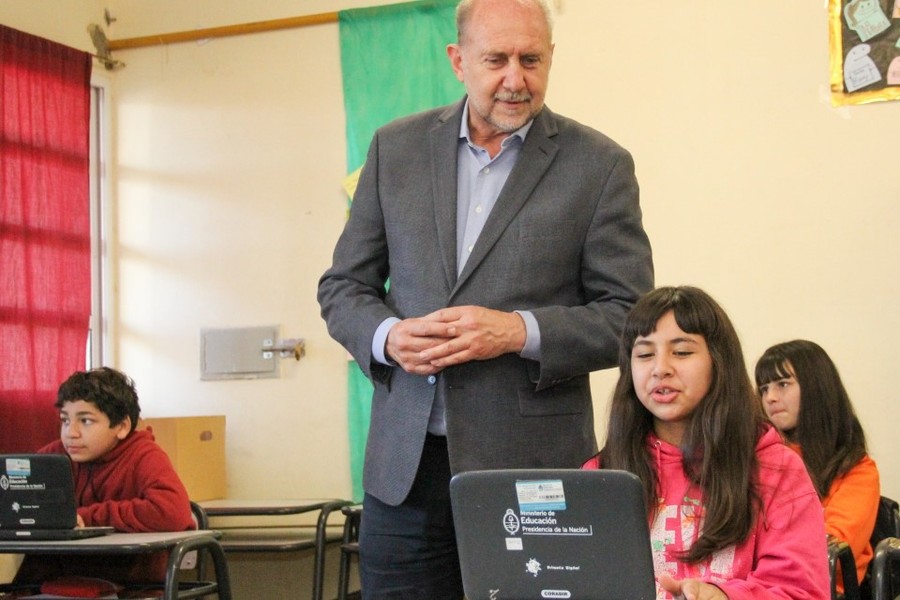 Perotti inauguró la Red Wifi Santa Fe + Conectada en dos nuevas escuelas de la ciudad capital