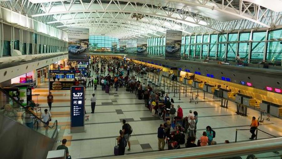 Los argentinos que regresen del exterior no deberán hacer cuarentena si están vacunados