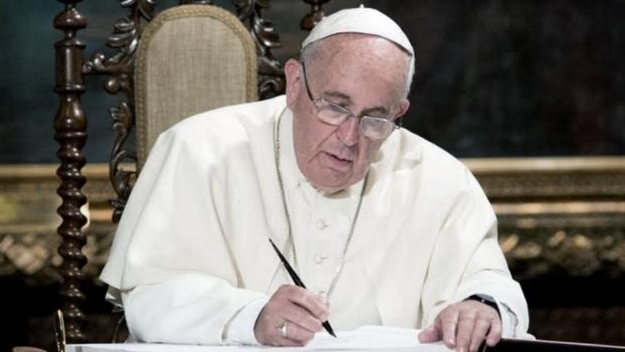 Francisco donará un millón de euros a un fondo que creó para desocupados