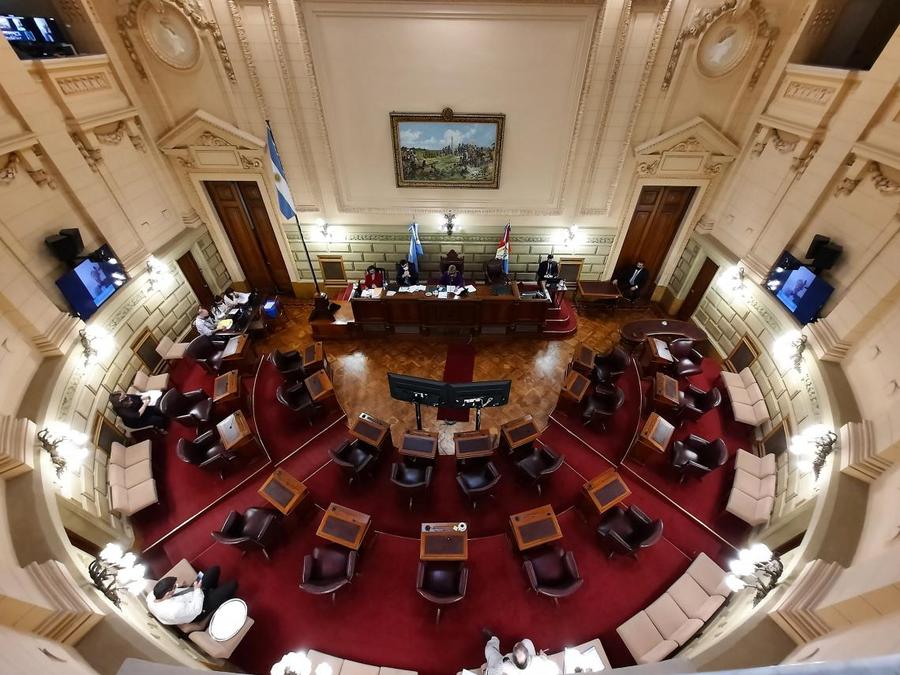 Ingresó el Presupuesto 2021 y se aprobó el endeudamiento para el programa Santa Fe + Conectada en el Senado
