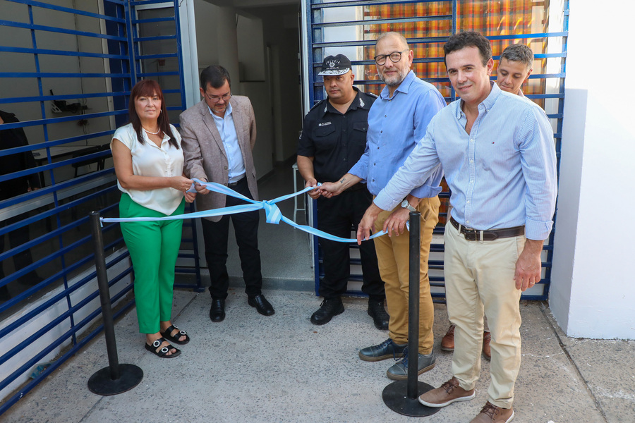 La provincia reabrió la Comisaría 27 del barrio La Esmeralda de Santa Fe