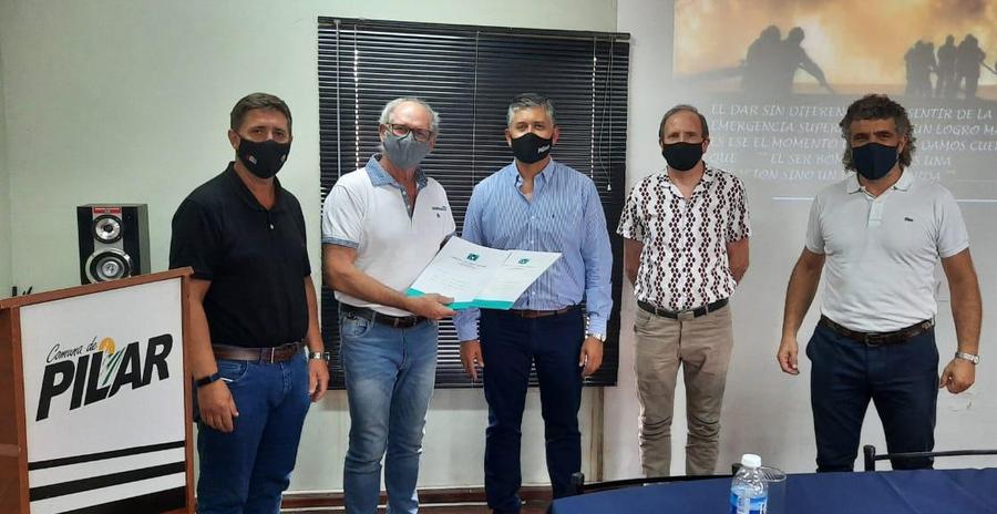 Pirola celebra la titularidad definitiva de Bomberos Voluntarios de Pilar de sus instalaciones
