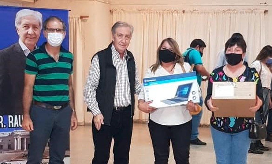 Gramajo entregó aportes económicos a instituciones de Tostado