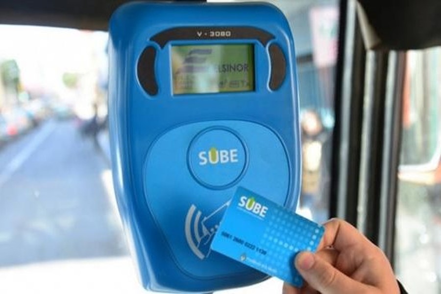 Ya se aplica en Santa Fe el nuevo aumento que llevó la tarifa plana del colectivos a $ 120