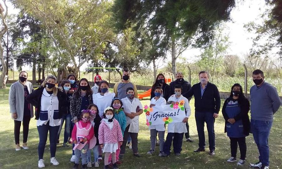 El Senador Michlig visitó la Escuela Rural N° 6168 “Costa del Salado” y entregó nuevos mobiliarios